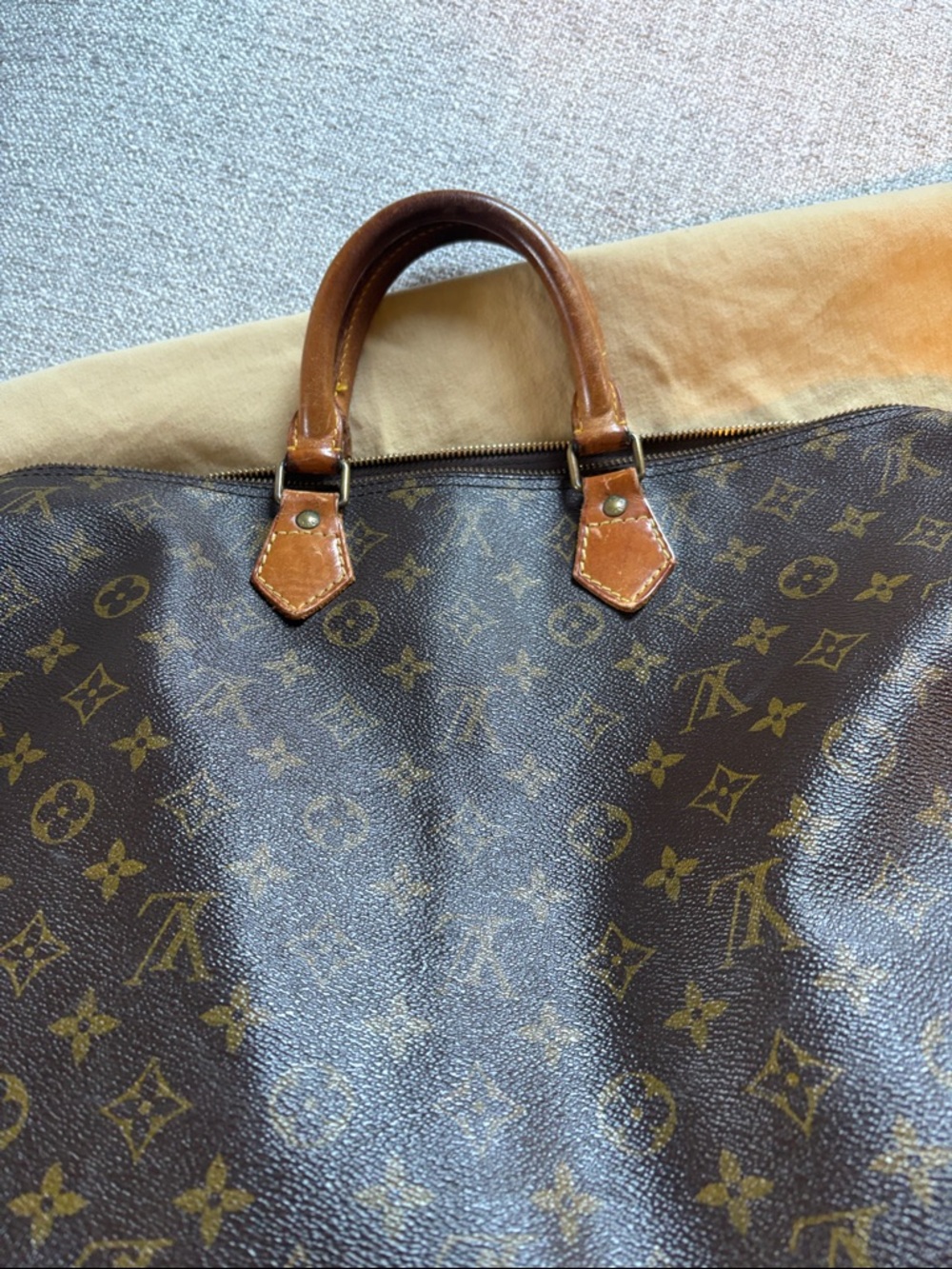 Louis Vuitton Speedy 40 - Picture 12 of 16